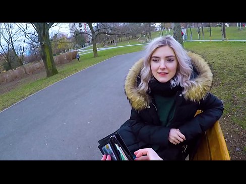 ❤️ Tibla kum sħun ta' barrani għall-flus - blowjob fil-park minn Eva Elfie ❤️ Porn biss lilna ❌